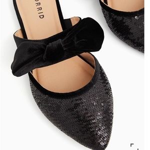 Torrid BOW & SEQUIN POINTED TOE MULE (WW)